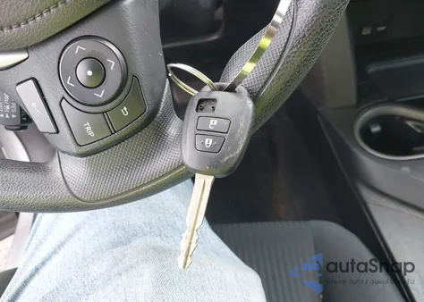 2017 Toyota Rav4 Le z USA, uszkodzony, nr VIN 2T3ZFREV8HW317952